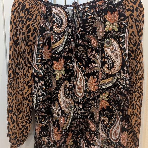 Boho Haptics Black Rust Paisley Leopard Front Tie Top - Picture 6 of 6